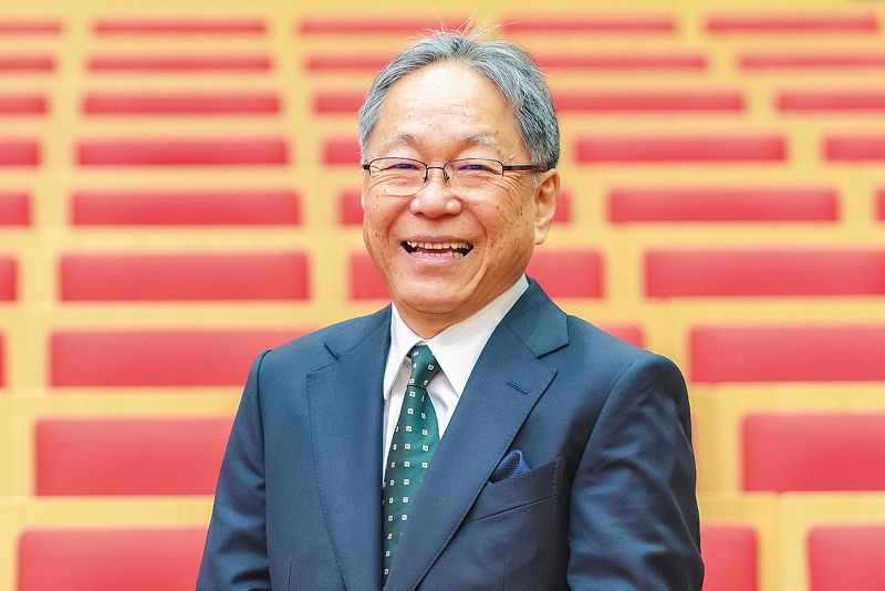 野口光宣学長の手
