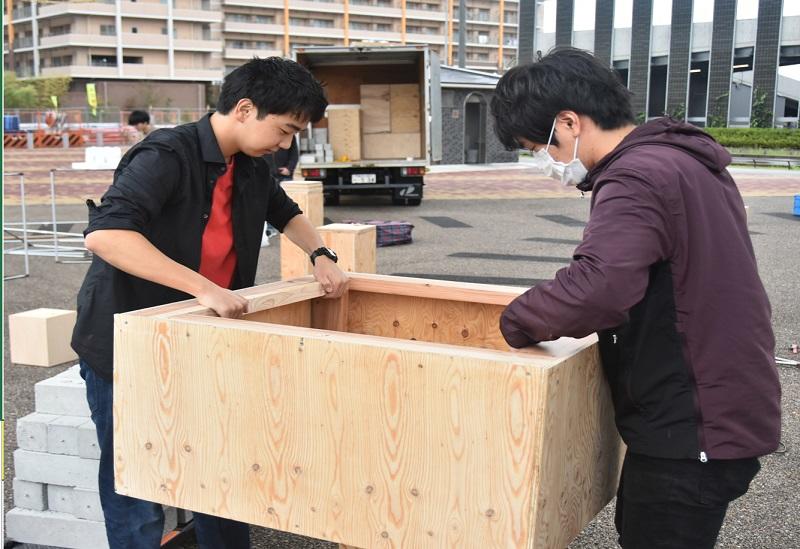 イベント後の屋台分解中