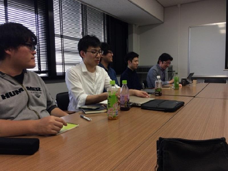 写真①：三重大学での打ち合わせを行う直前の様子