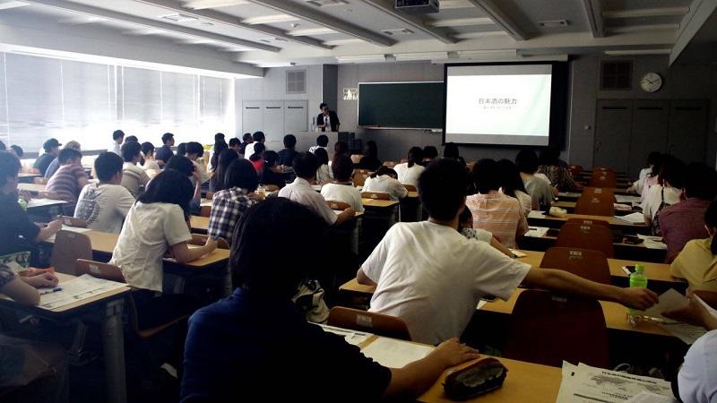 左右田氏の講義風景