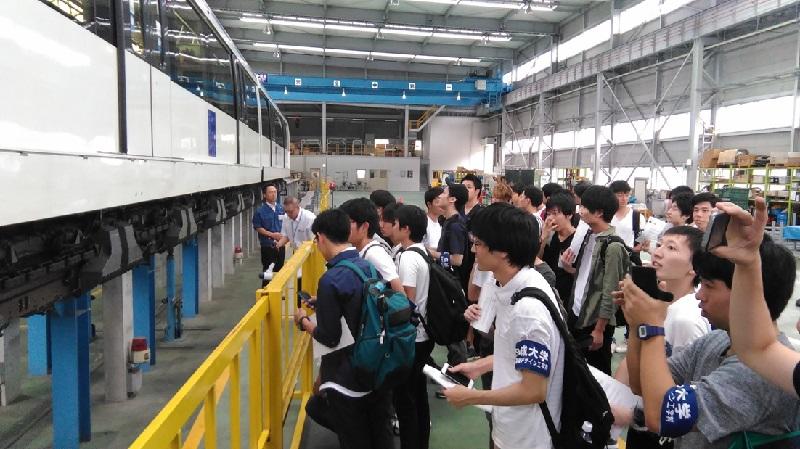 愛知高速鉄道株式会社の車両基地でのリニモの説明