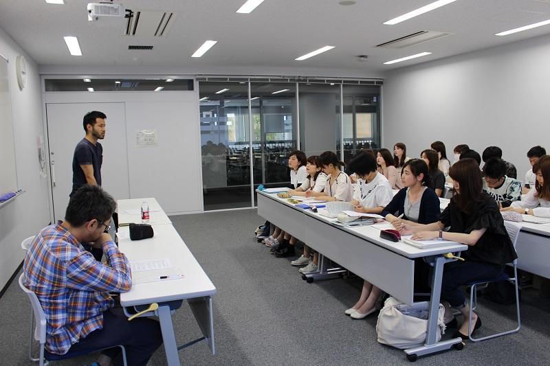 国際日本酒普及連盟の宮田久司さんからのレクチャーの様子