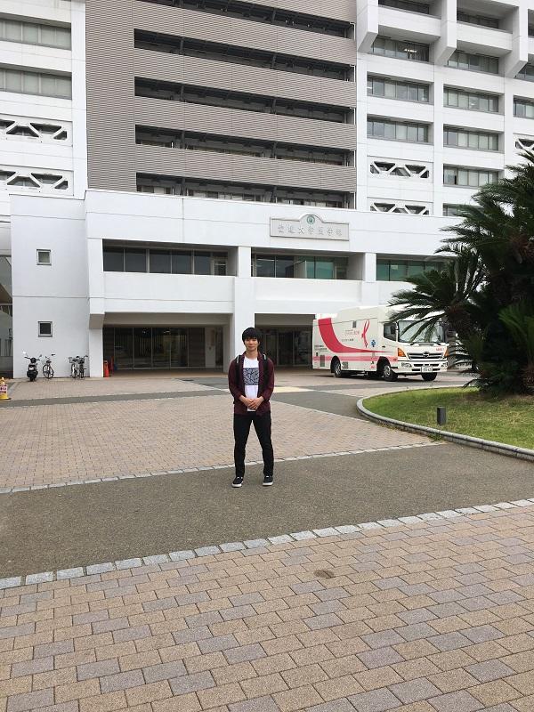 6/18に愛媛大学医学部のキャンパス内で撮影。レーザによる生体イメージングについて学んだ。
