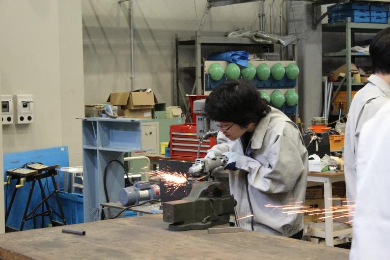 部材連結部分の細かな部材を加工するメンバー