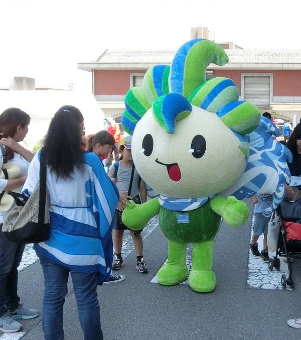 木祖村からやってきた「源流の源気くん」