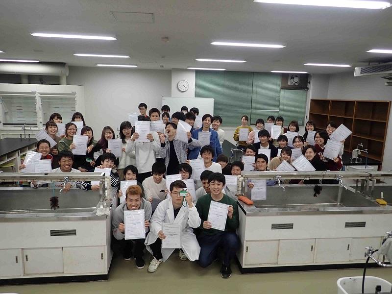 合格者全員で記念撮影
