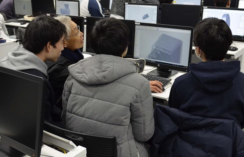 部品レベルの3Dモデリングをグループ内で分担、その後に組み立て2