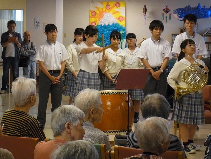 気合の入った和太鼓のソロ演奏