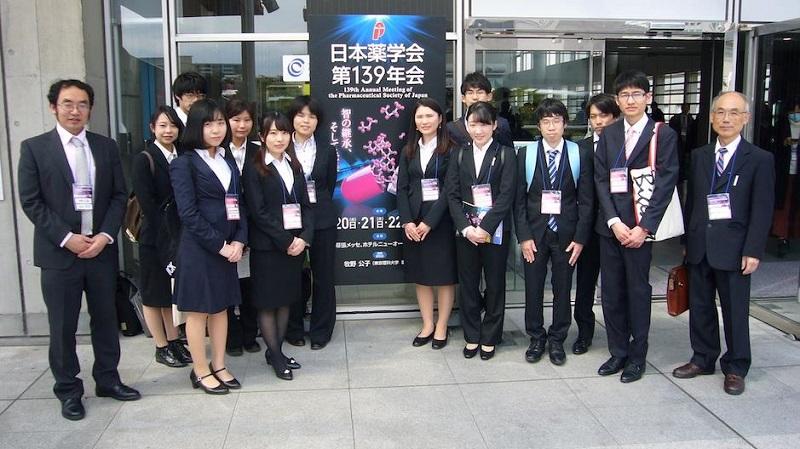 日本薬学会第138年会に参加した学生たち（森研究室）