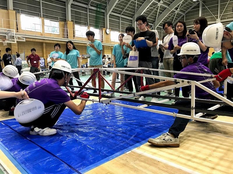 組み立て最大の難所も無事クリアしました．