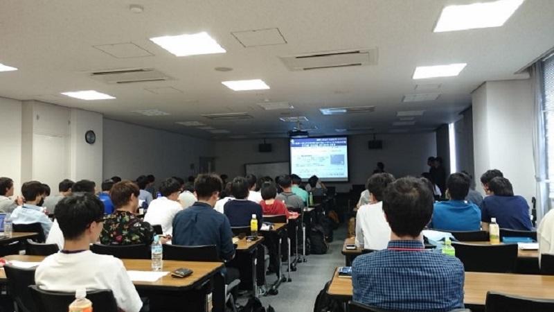 セミナーの様子。全部で80名程度の参加者があり、活況でした。