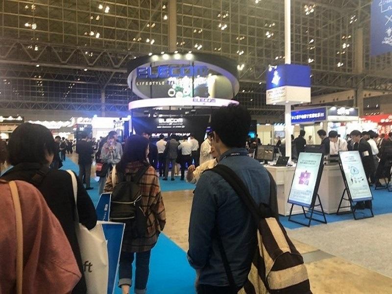 CEATECの会場となった幕張メッセの様子。多数の企業が出展しており、とてもにぎわっていました。