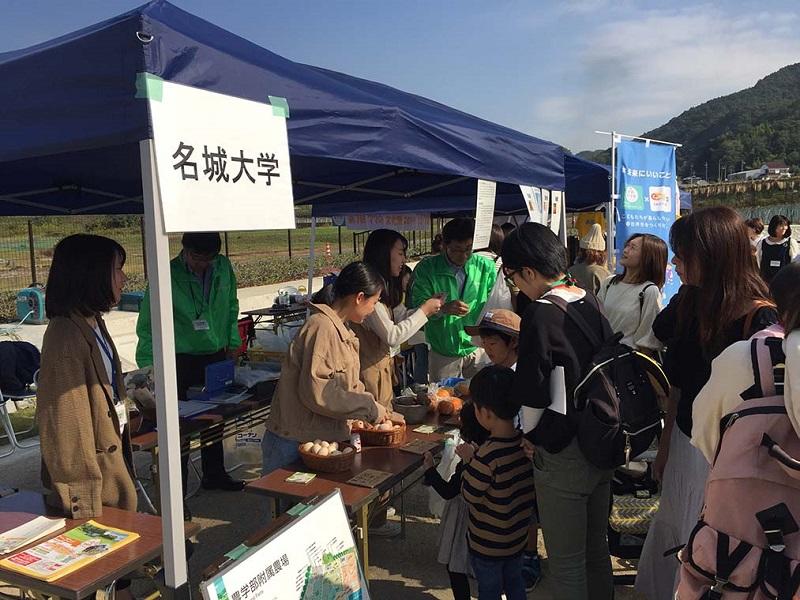 農産物は完売しました．プロジェクトのショップカードもたくさんの人に受け取って頂きました． 