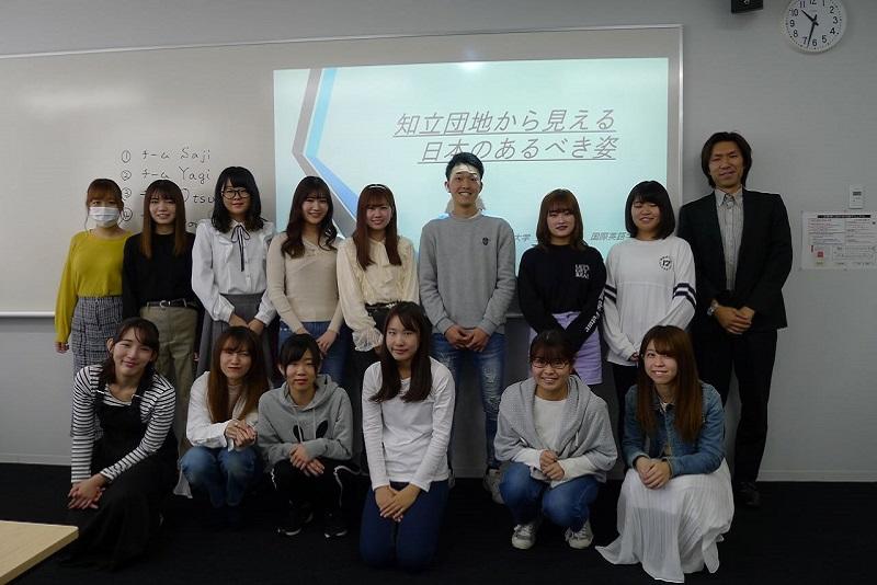 完成した映像の報告会にて