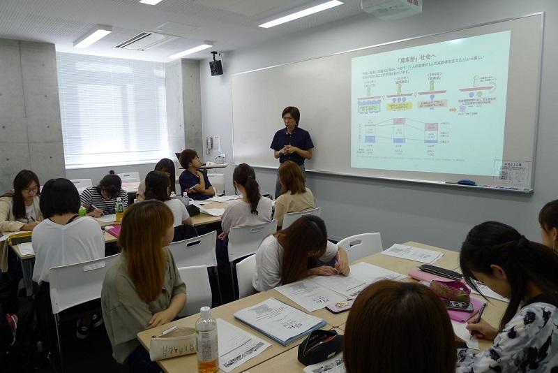 知立市役所職員の方からレクチャー