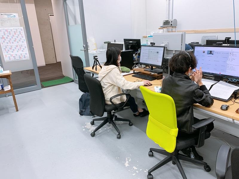 柴田さんと中西君の発表様子