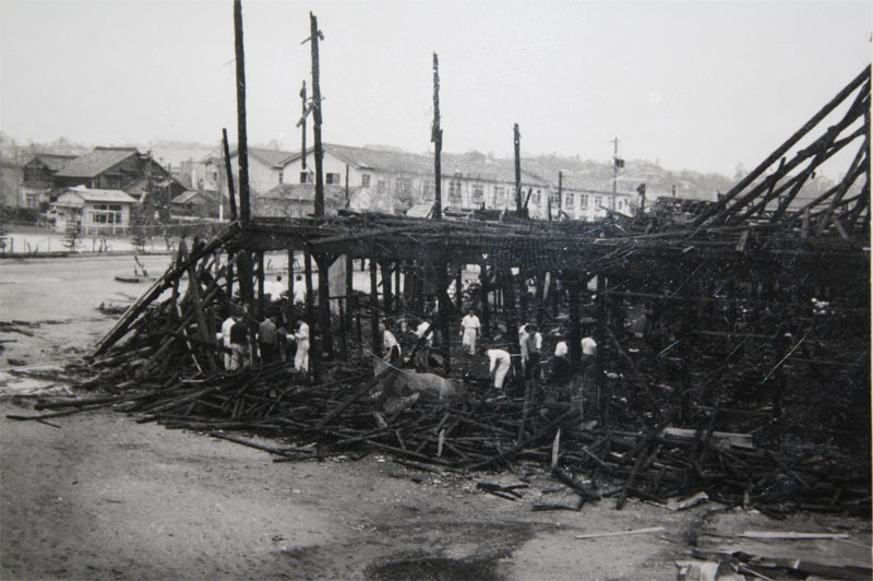 全焼した駒方講堂（1959年9月18日）