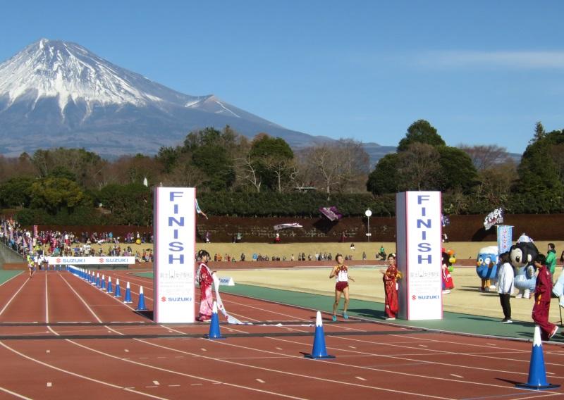 ゴールする玉城選手