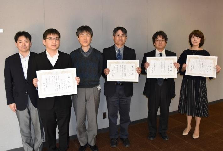 (左から)柳田教授、旭准教授、向井教授、中島教授、岩下准教授、生田准教授(鈴木准教授、高橋教授、渡邊教授は当日欠席)