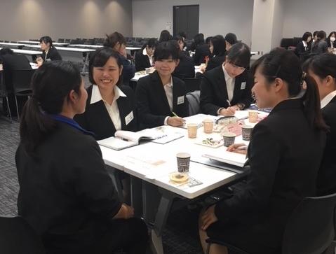 女性社員との座談会