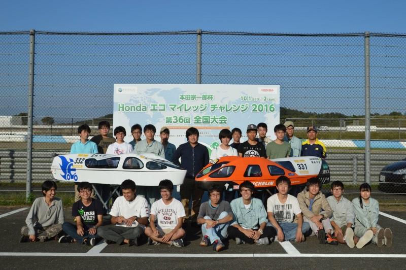使用マシンとエコノパワークラブ部員ら