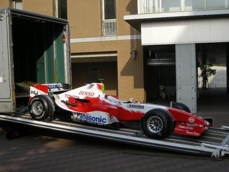 2008年9月に開催された年次大会で展示されたF1マシン搬入の様子