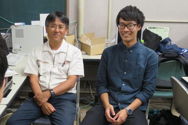 中島公平教員部長(左)と野々垣善也さん