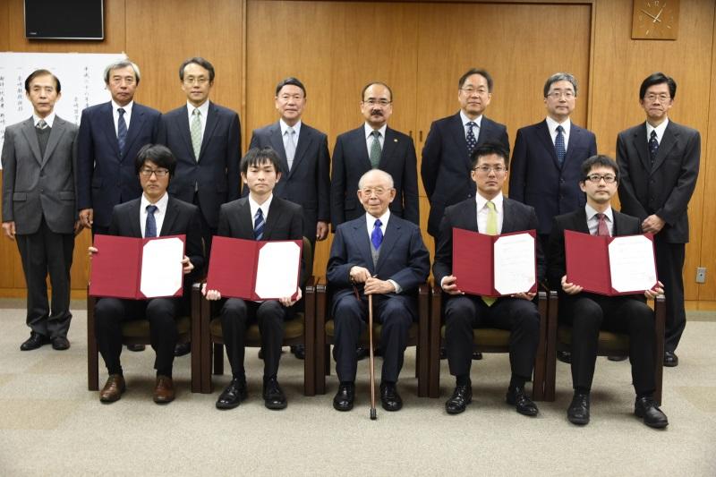 記念撮影の様子