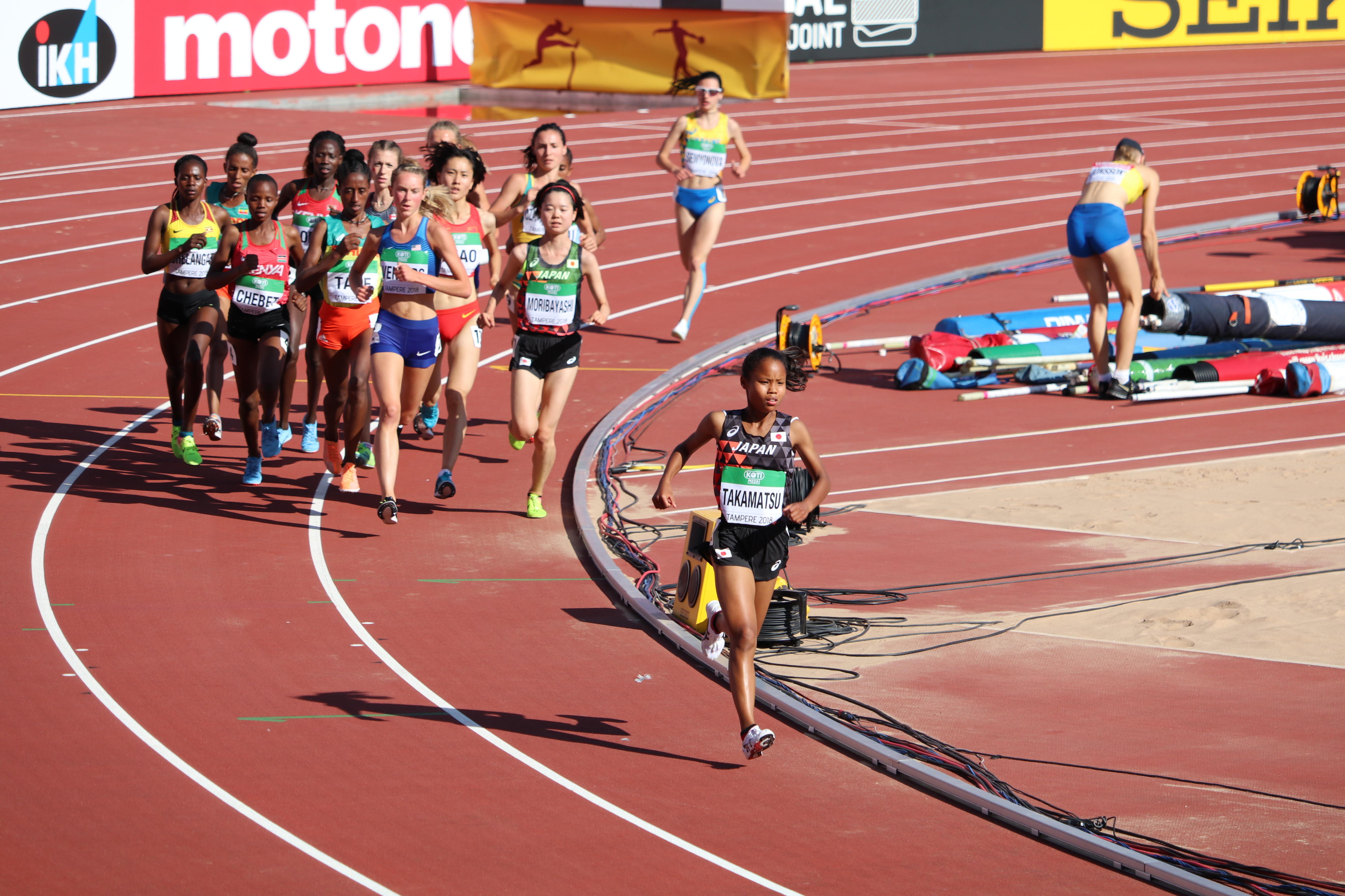 女子5000ｍで一時は先頭に立ってレースを引っ張る髙松さん