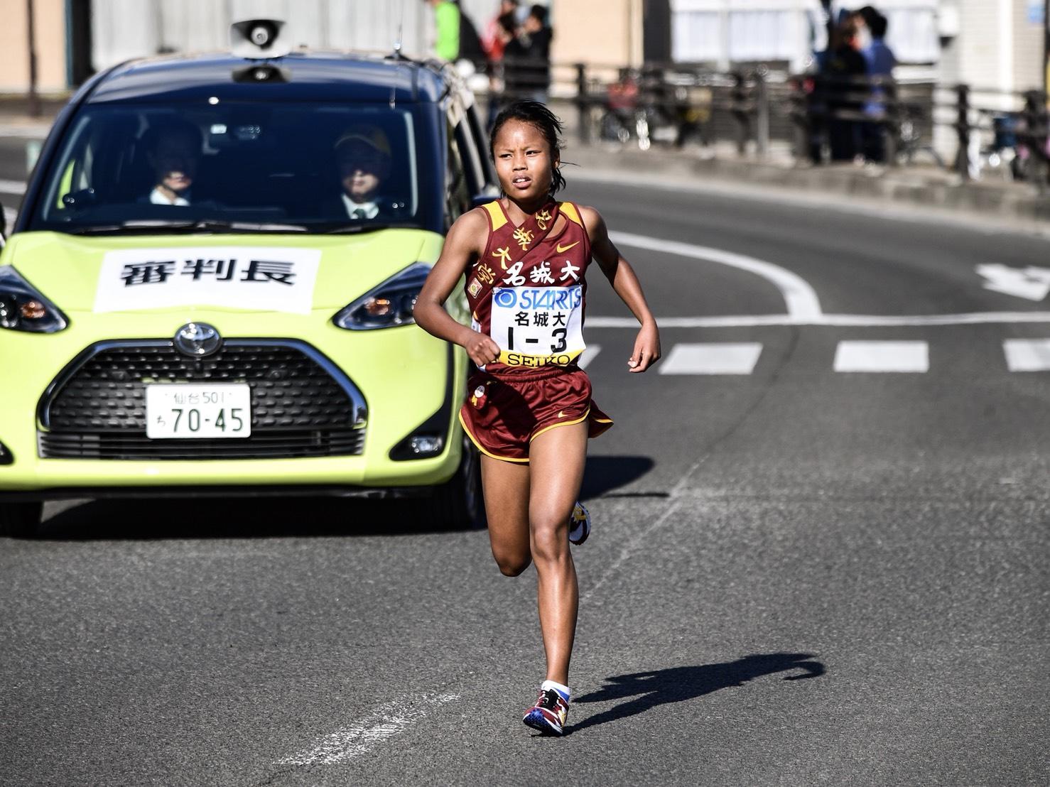 髙松智美ﾑｾﾝﾋﾞ 選手（外国語学部・国際英語学科 2年）