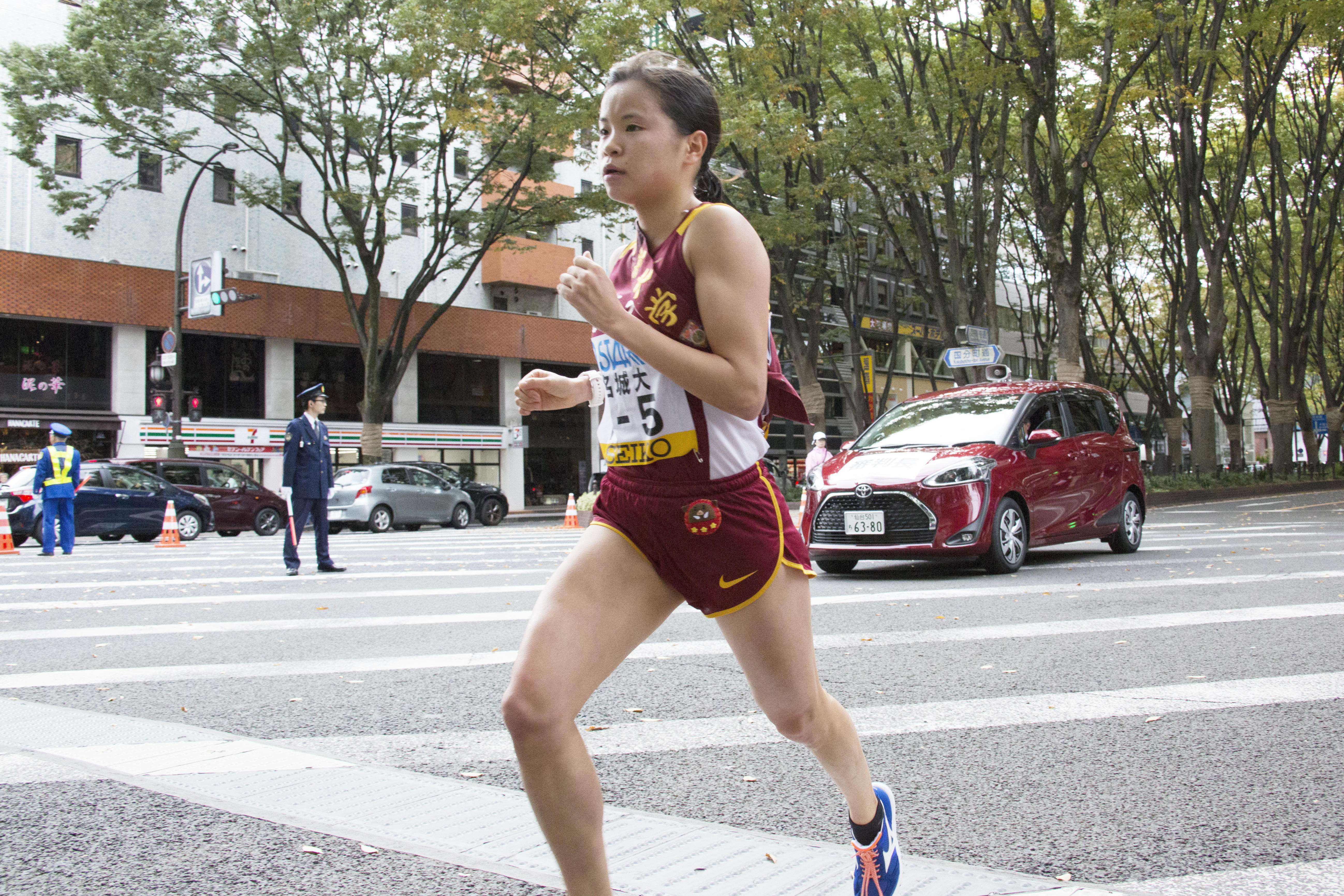 力強い走りで追随を許さない5区エースの加世田梨花選手