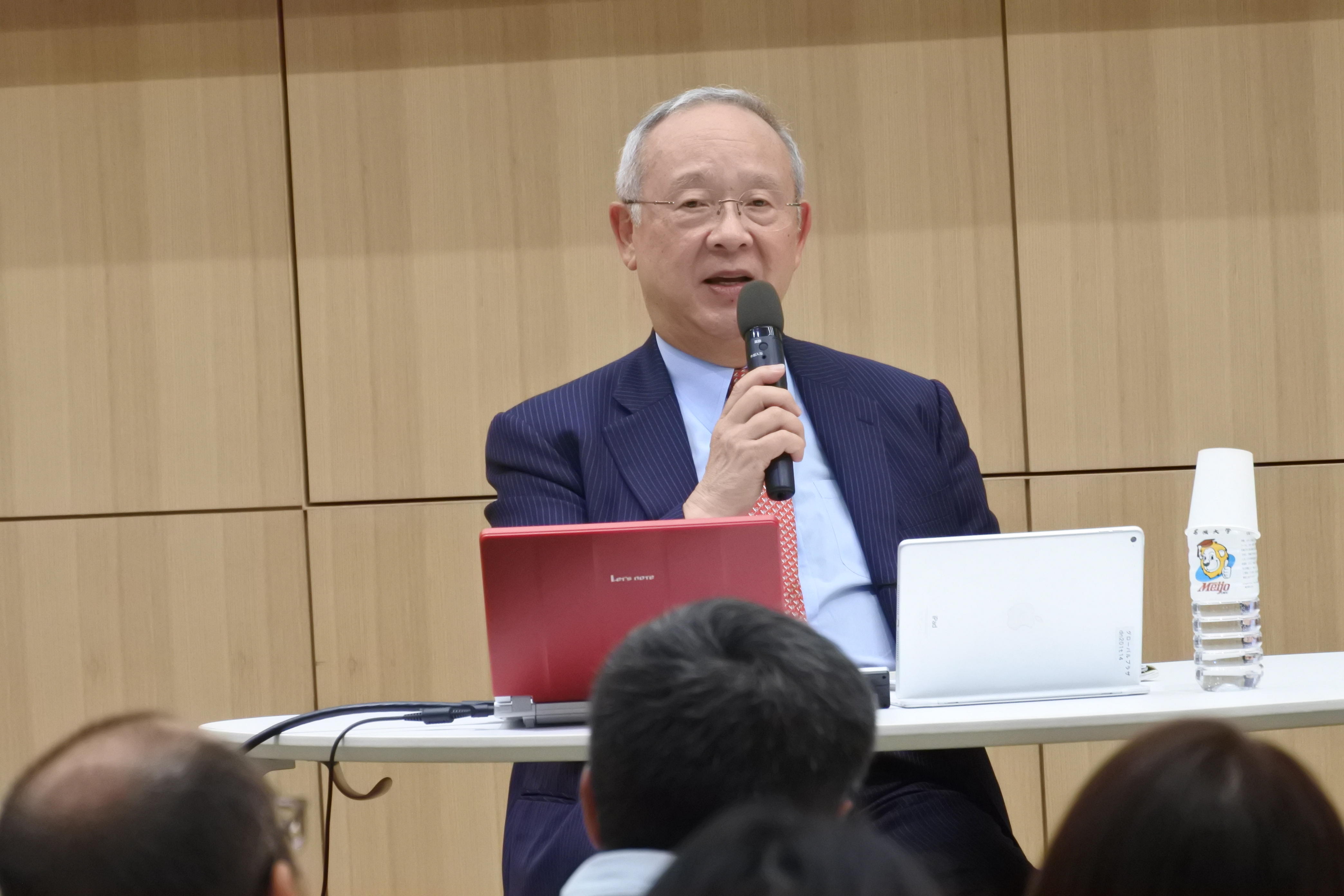 留学や海外企業の体験などを語る杉田氏