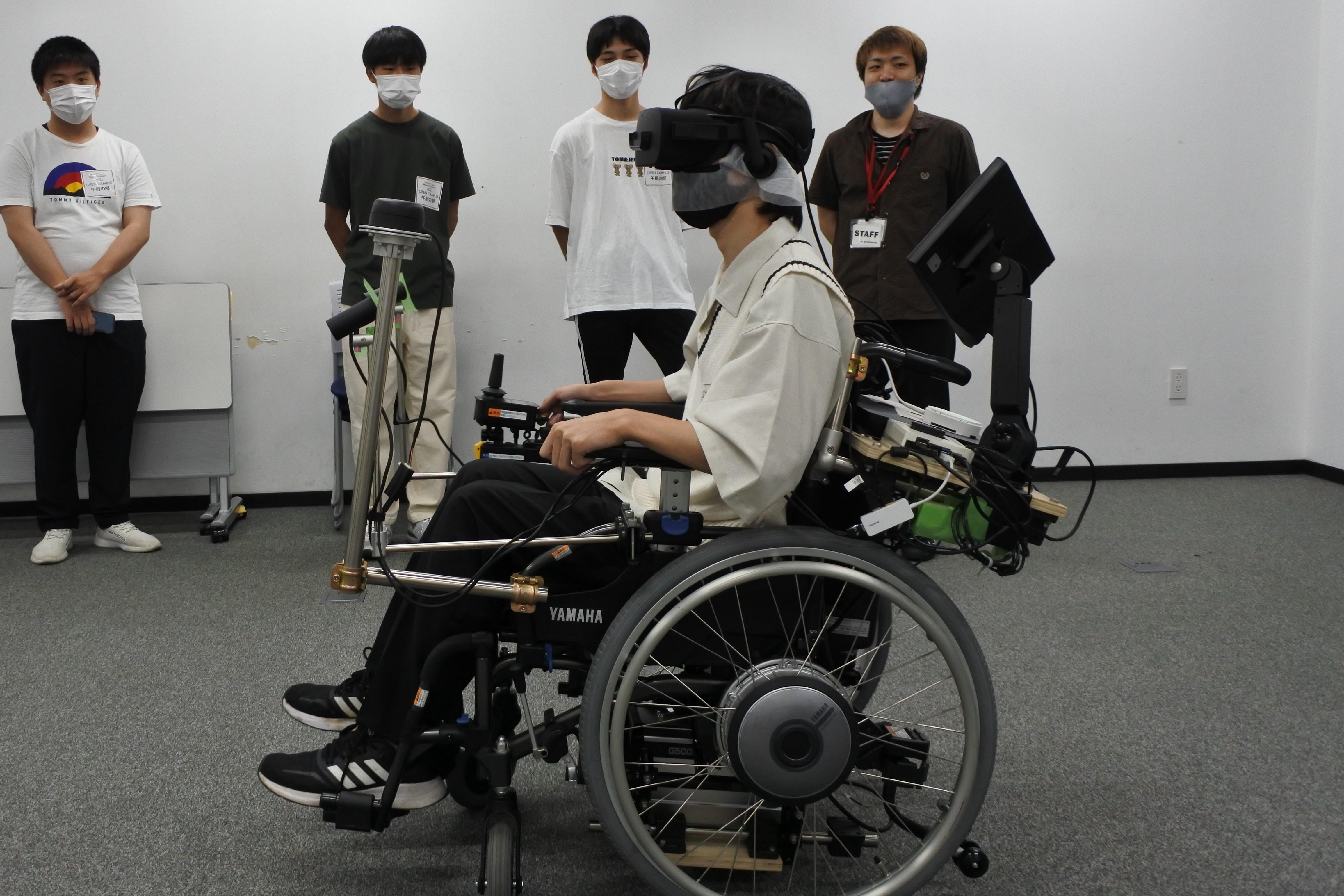 理工学部メカトロニクス工学科の目黒淳一准教授研究室によるVR体験