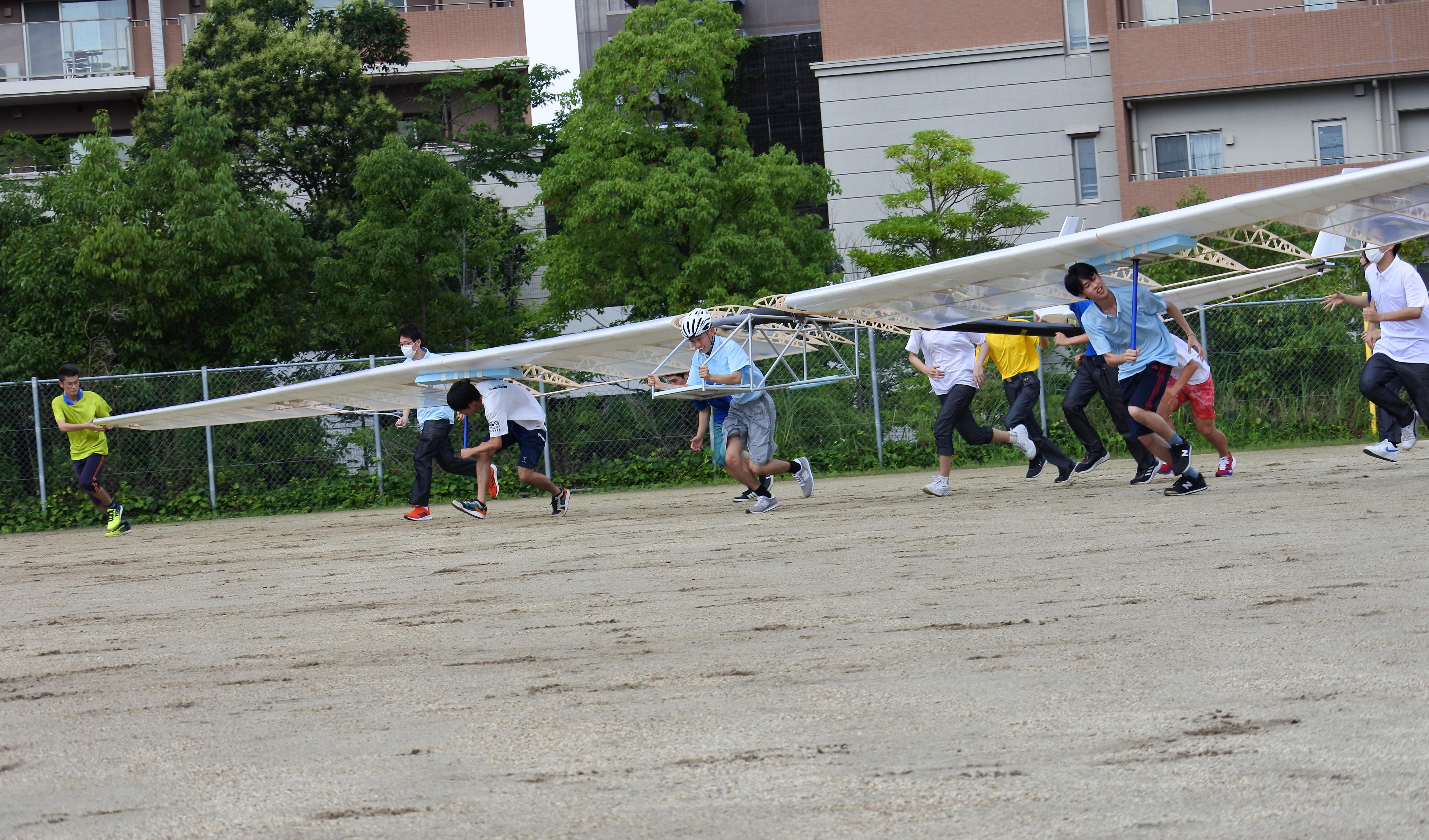 「コノウエ300M」の飛行練習