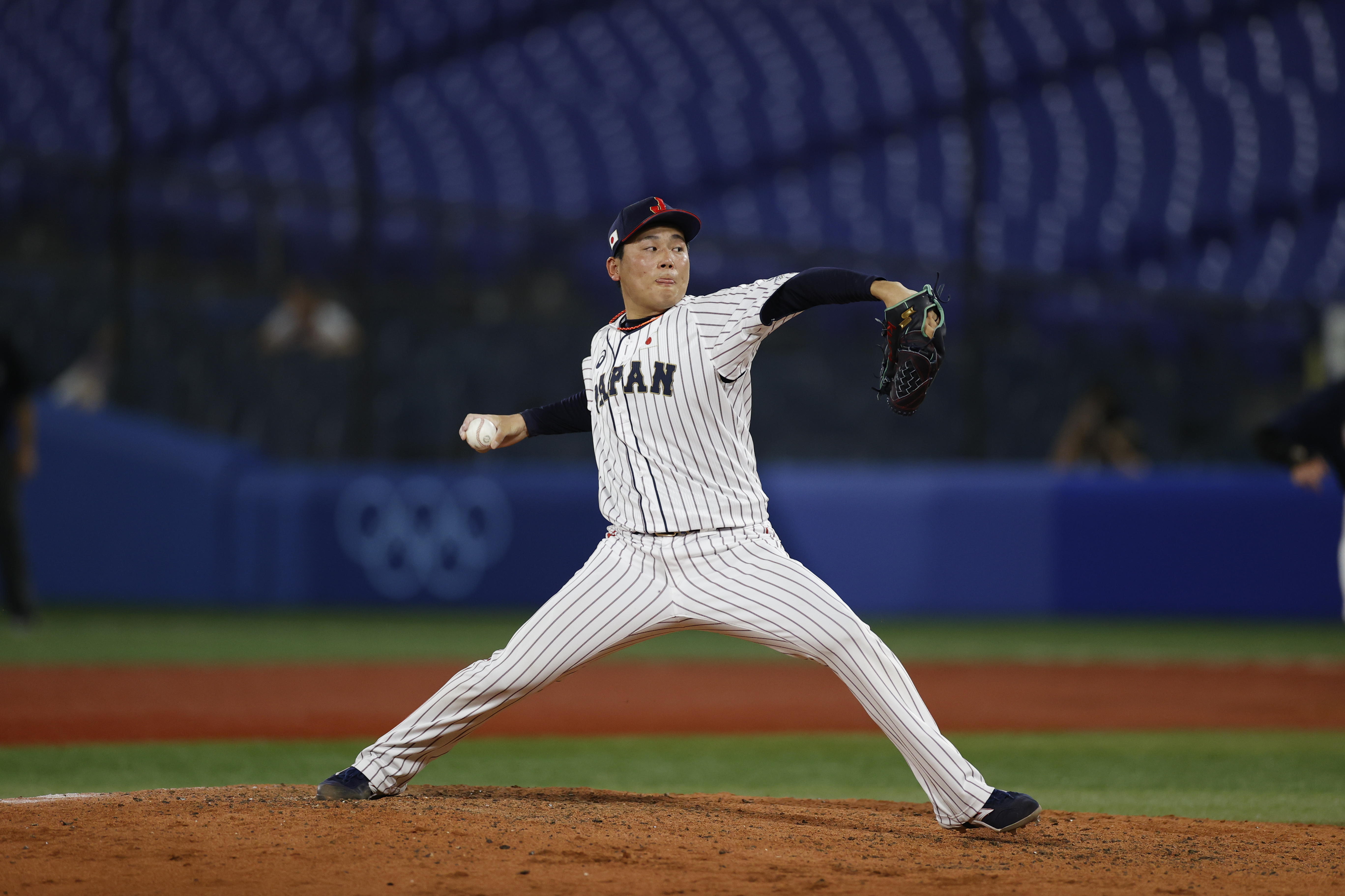 決勝での栗林投手の投球(写真:フォート・キシモト)