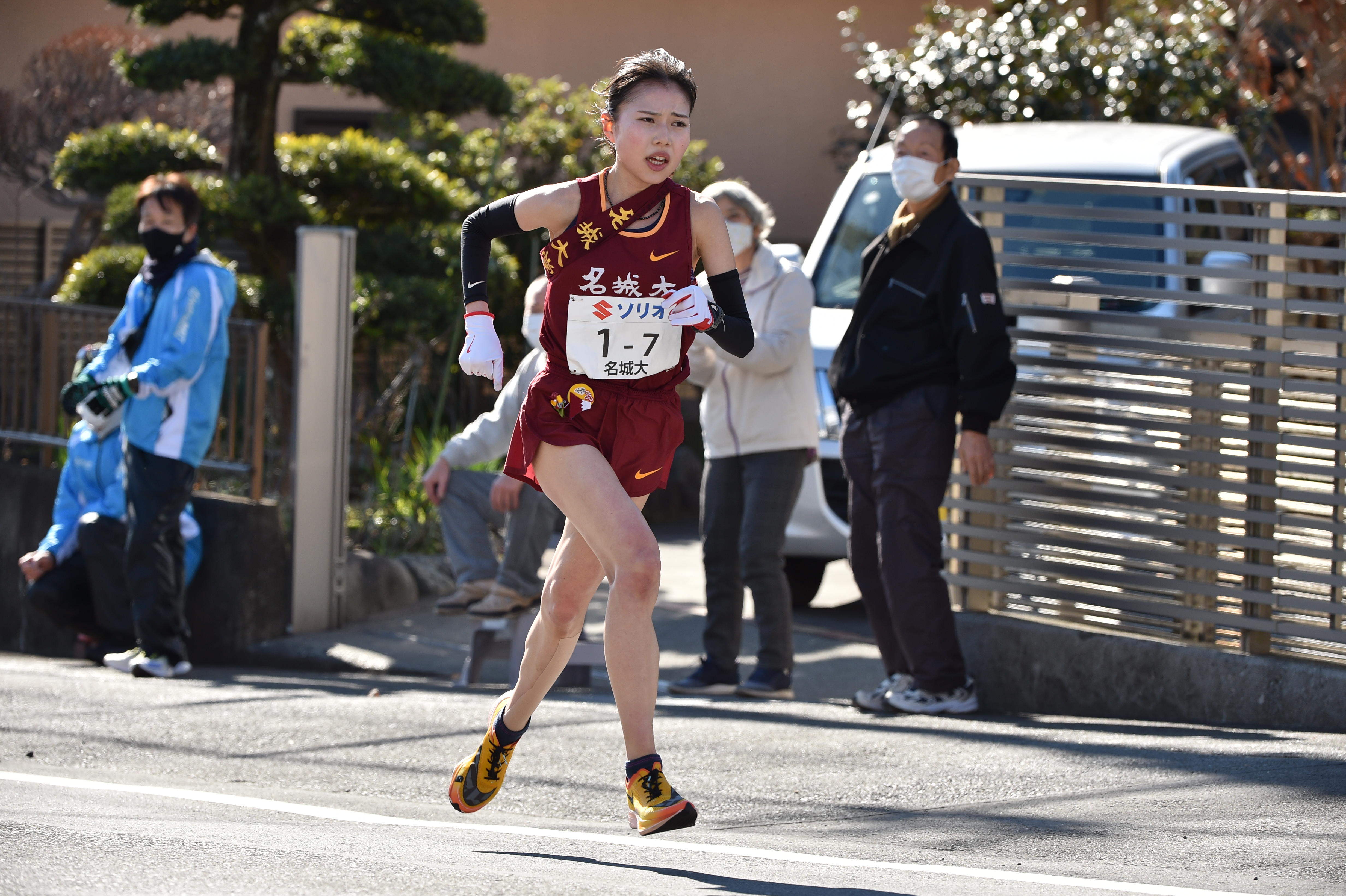 高低差169mを一気に駆け上がる７区小林成美選手