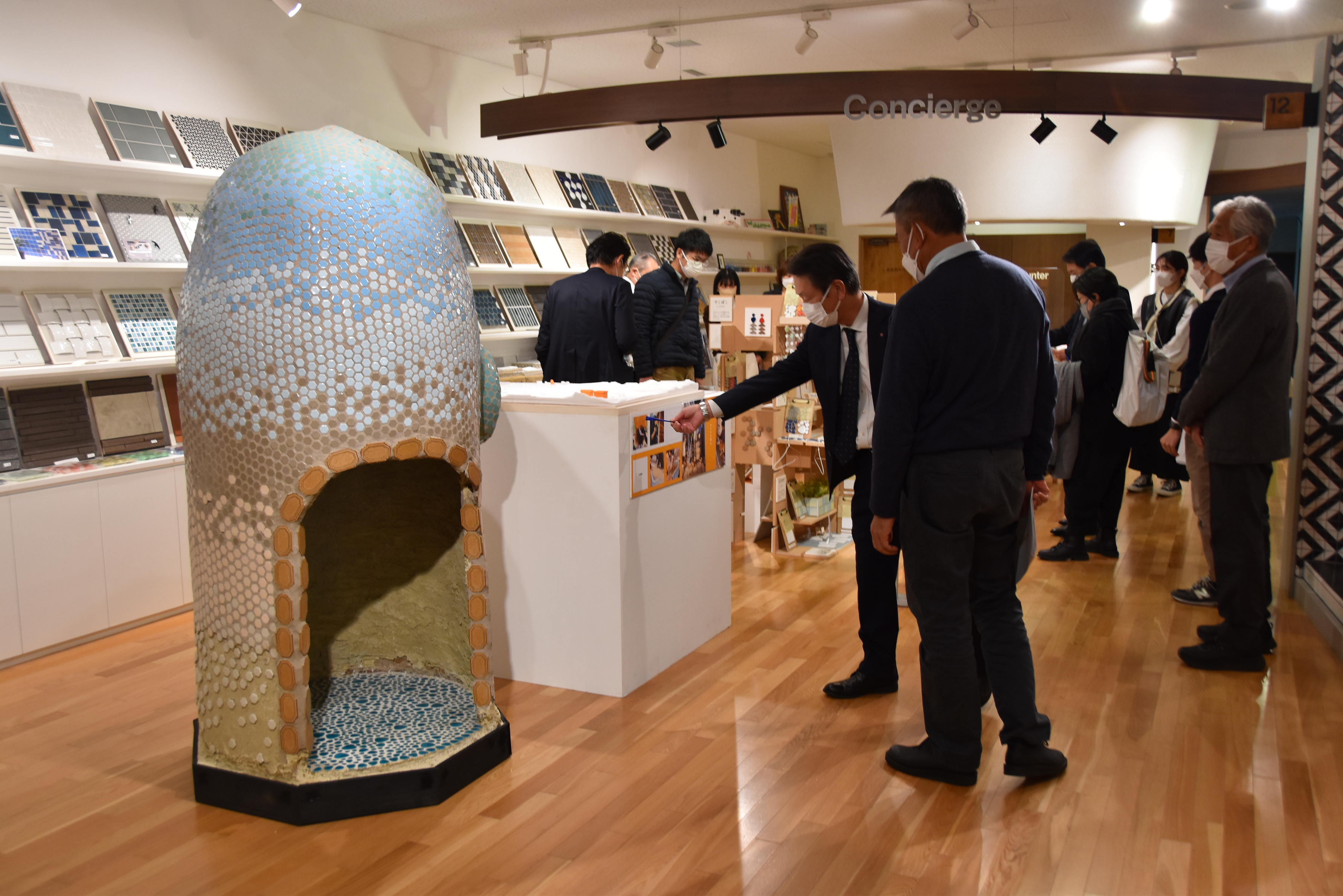 名古屋芸術大学のタイルを体験して感じる作品「タイルの小屋と小屋図鑑」