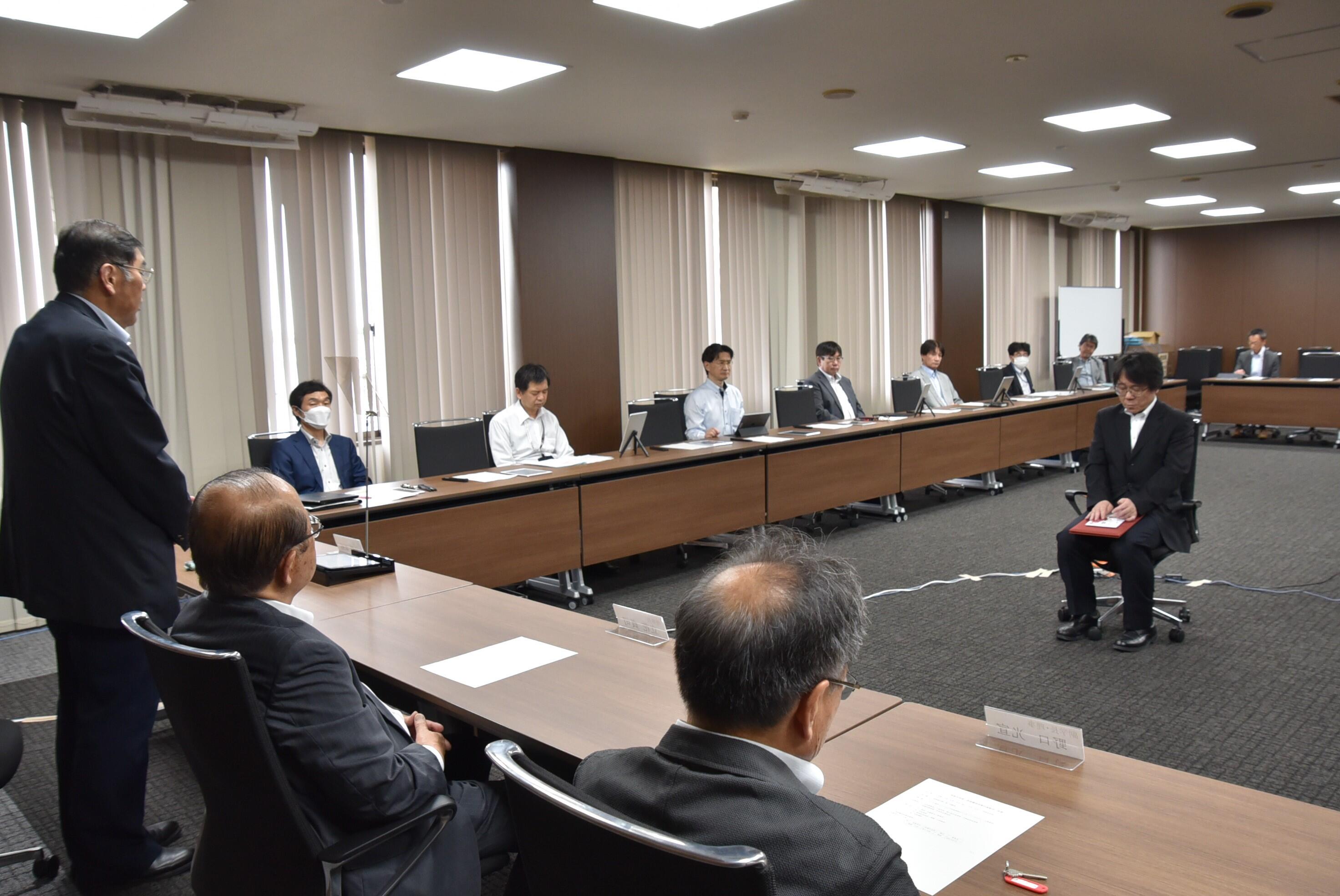 学部長会議を前に表彰式を開催