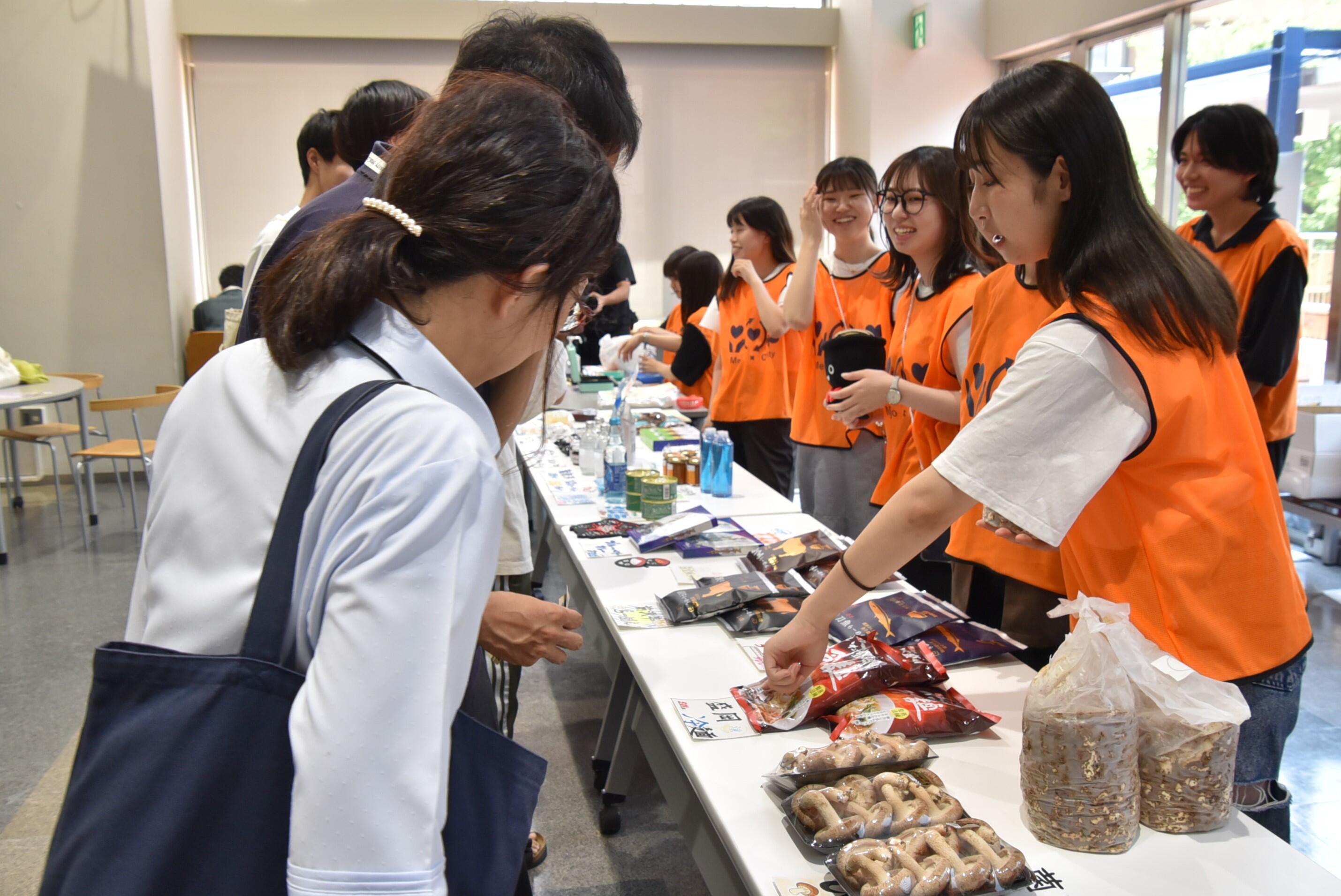 肉厚なシイタケなどおなじみの特産品も