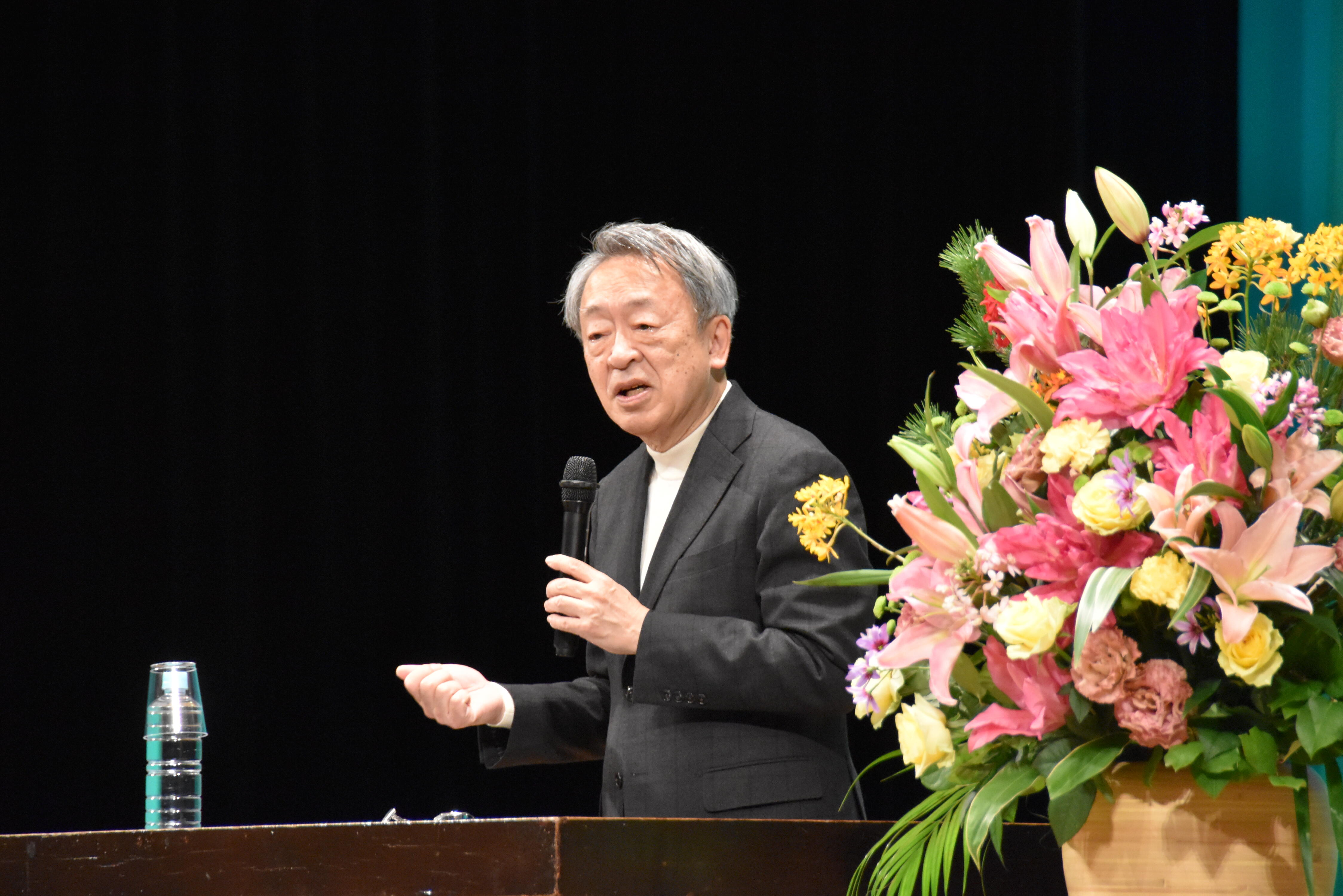 「春日井市卒業生の会」が池上教授を招いて市民講演会を主催