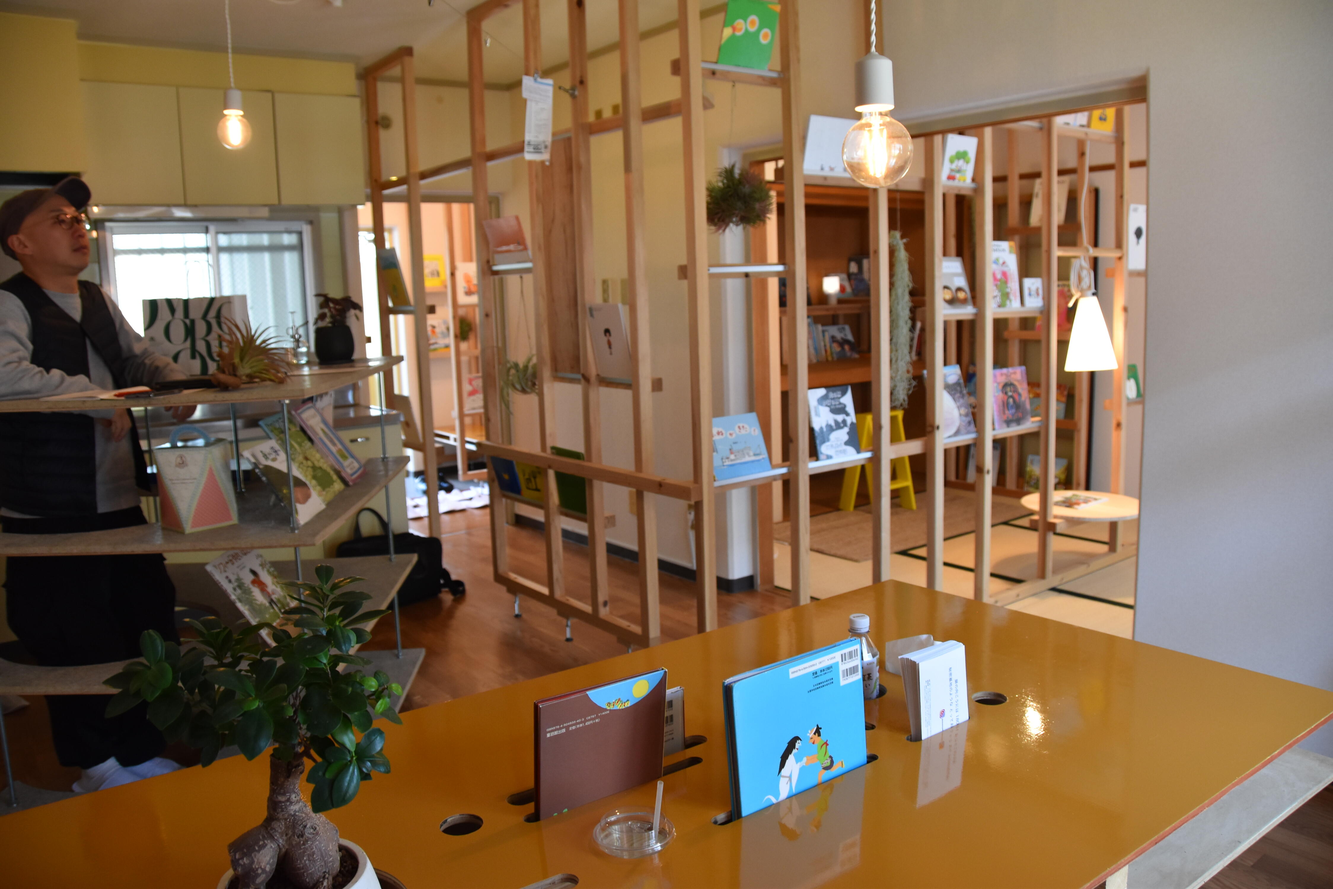 谷田研究室が手掛けた天白区の定住促進住宅「一つ山荘」の絵本サロンを公開