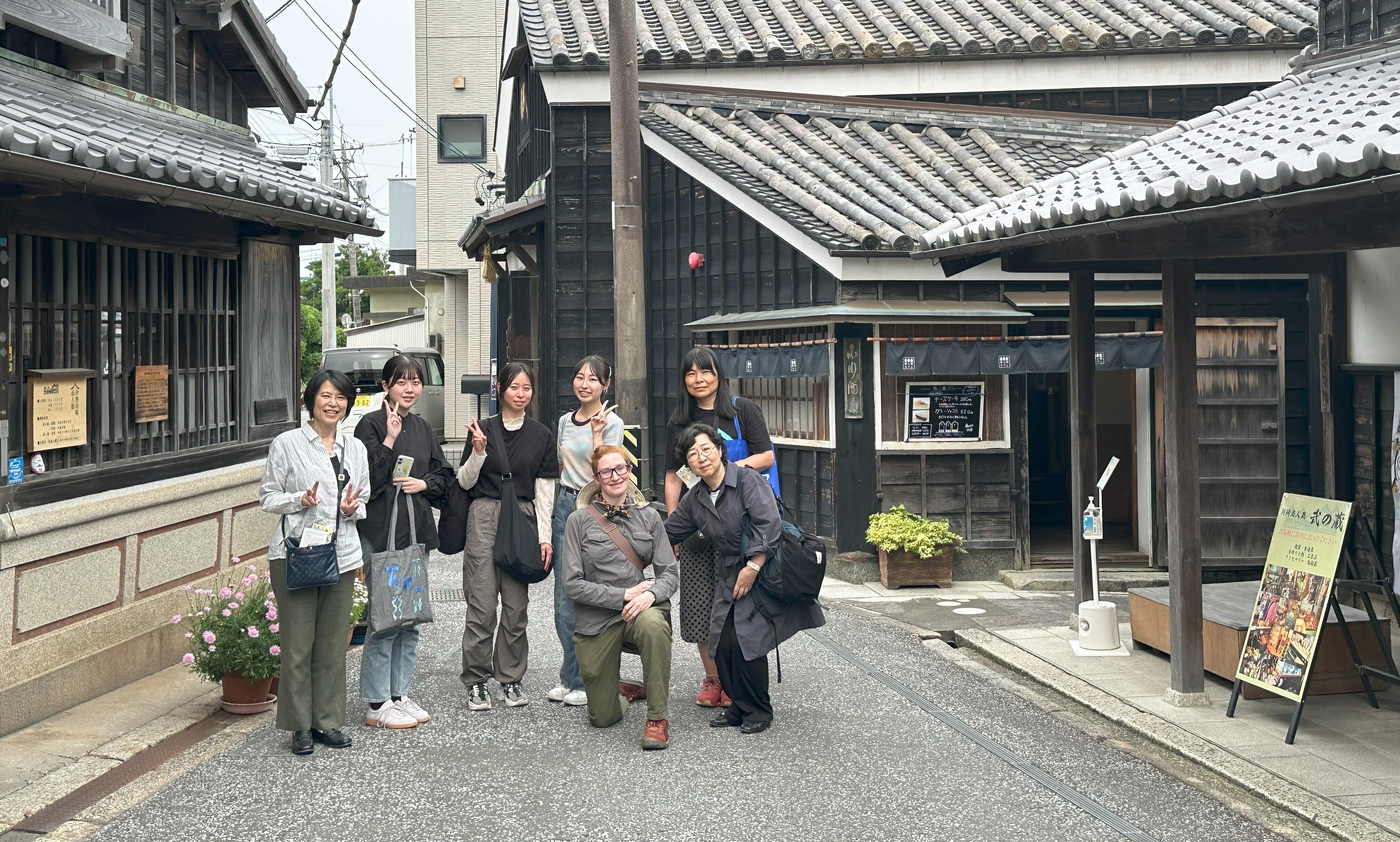 左の写真と同じ場所で撮影