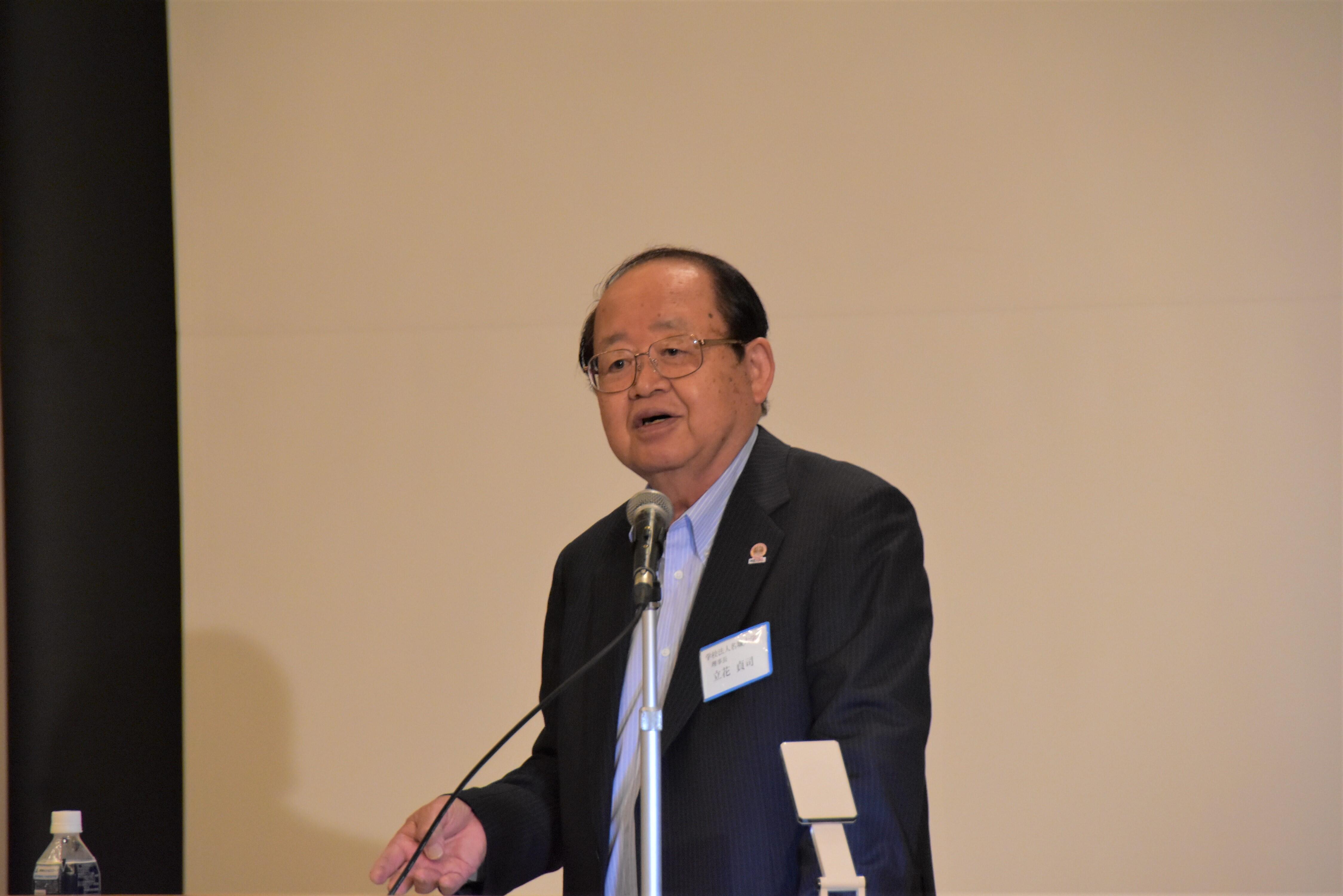 本学の状況を報告する立花理事長