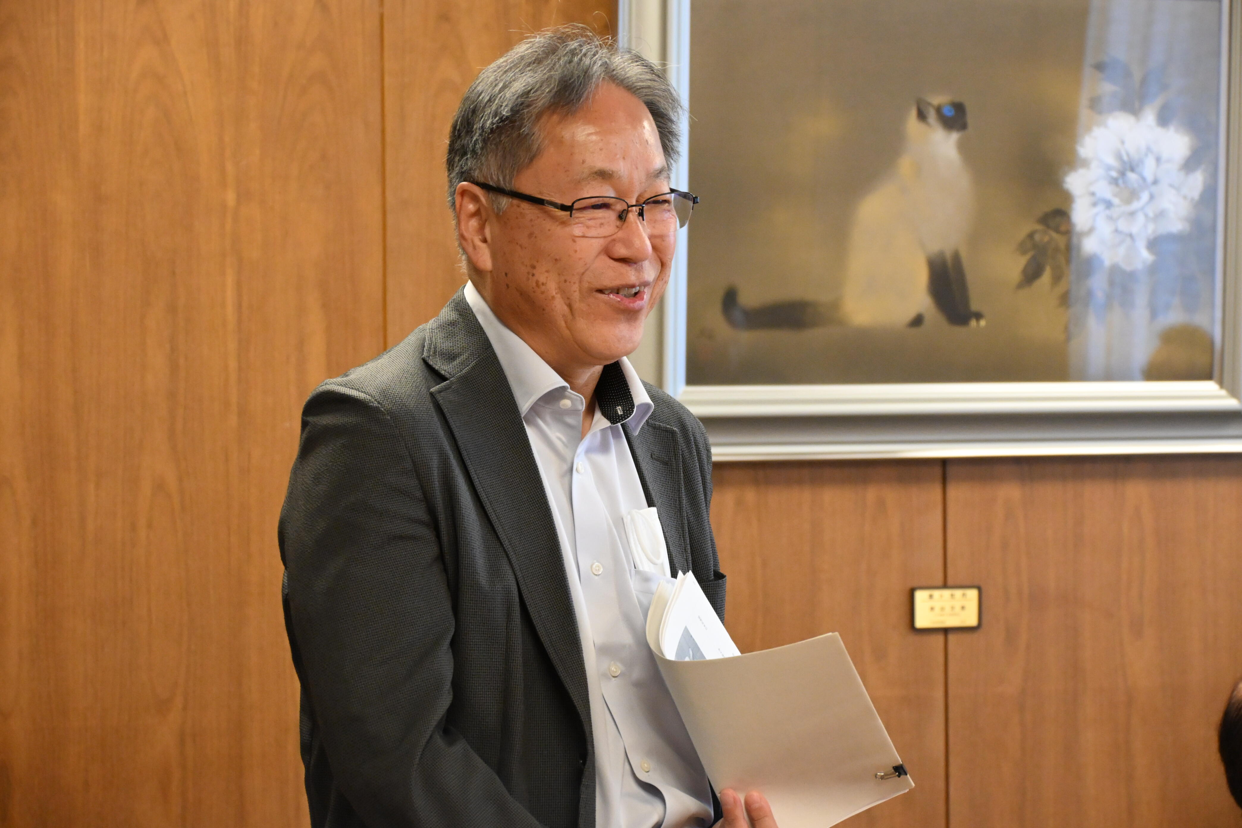 選手を激励する野口学長
