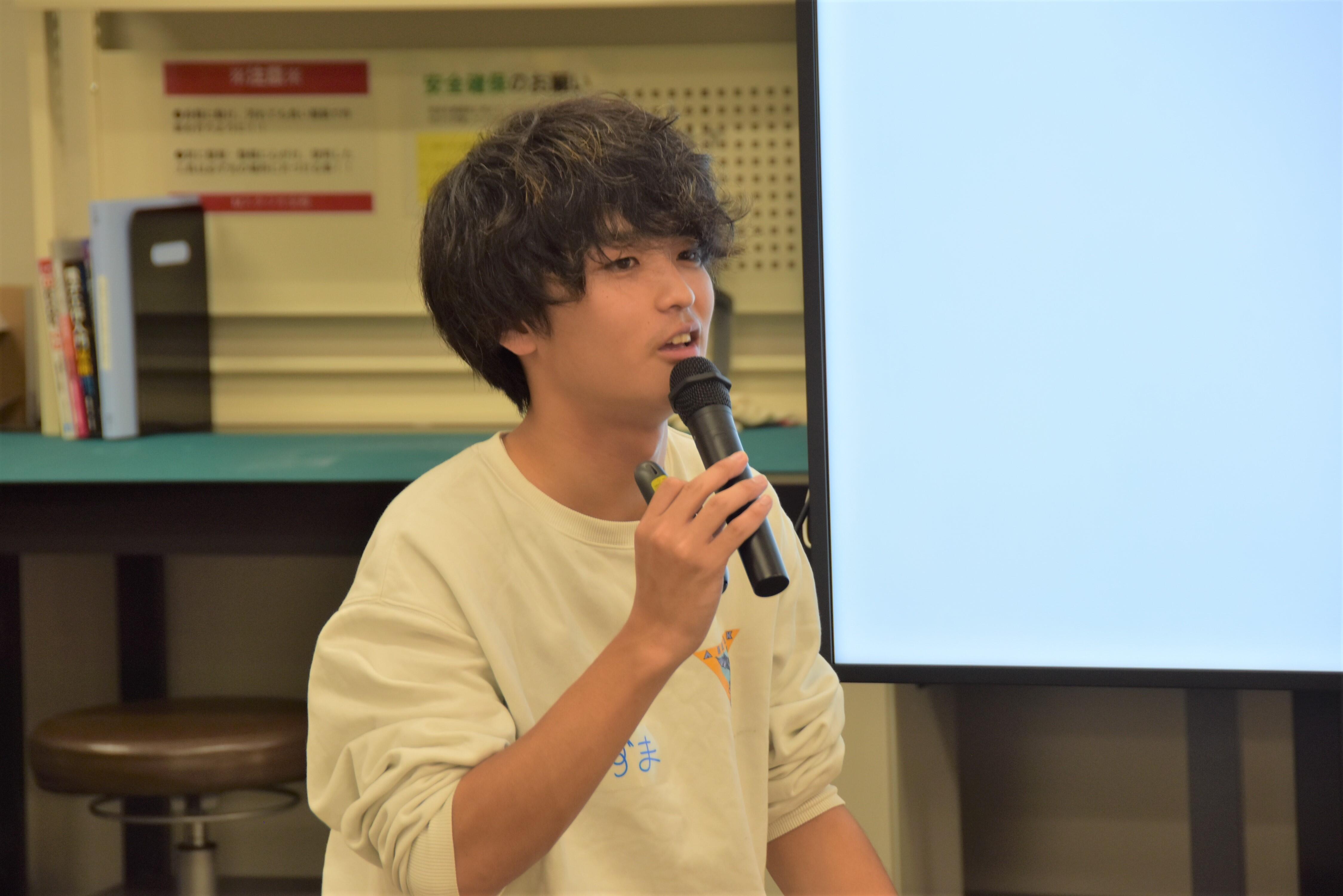ファシリテーターを務めた川島一馬さん（経営学部2年）