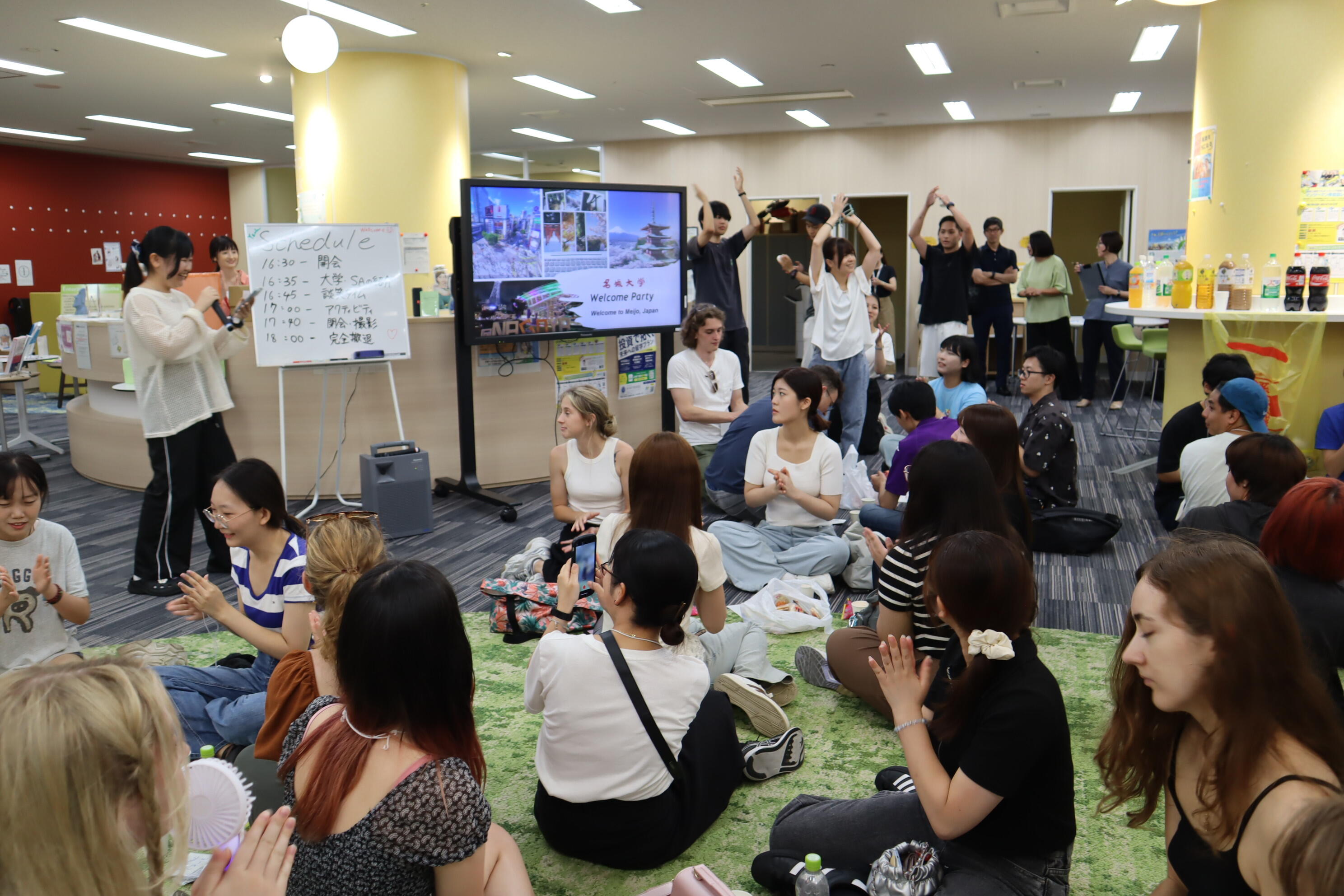 学生が英語で司会に挑戦