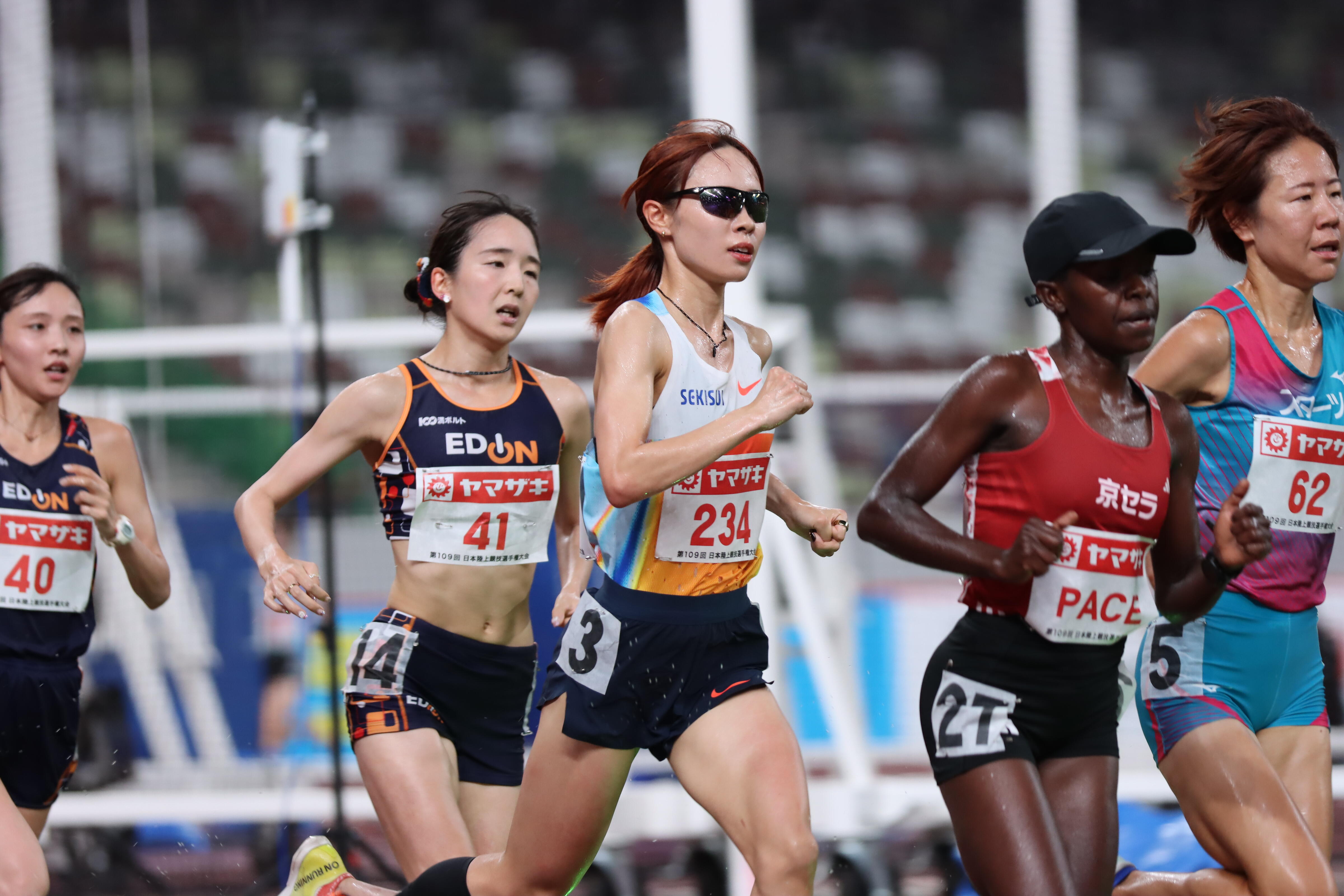 日本選手権で力走する山本選手