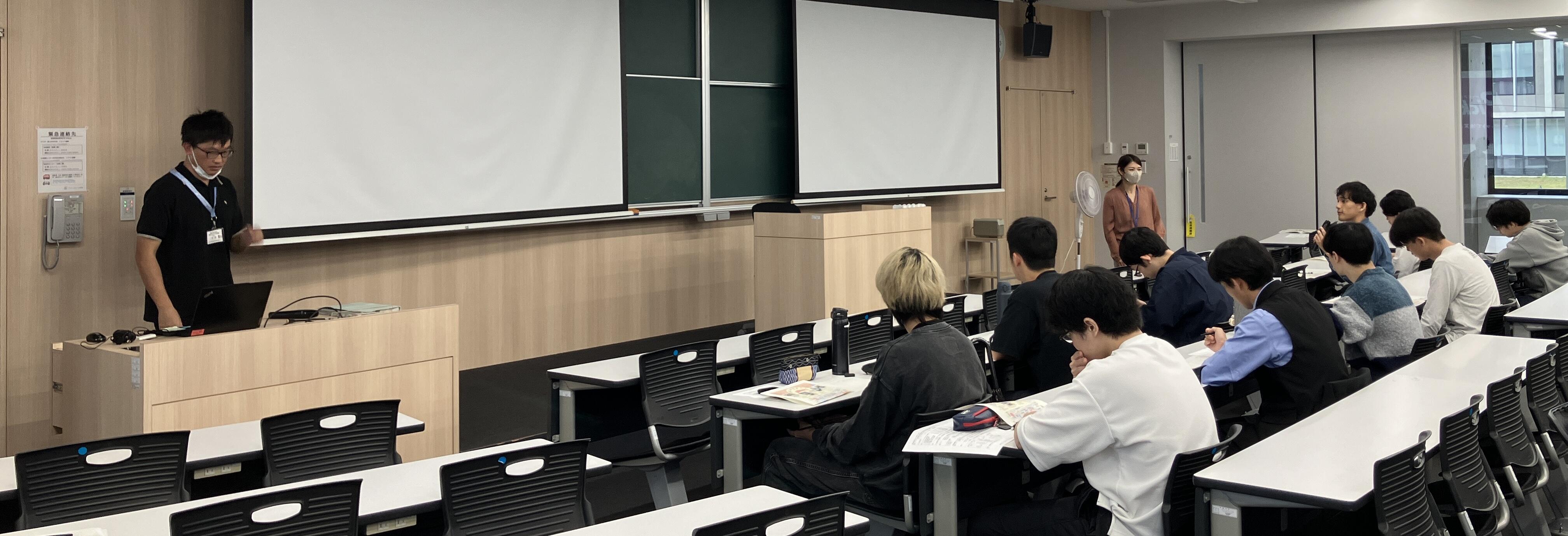 講演する名古屋市の担当者