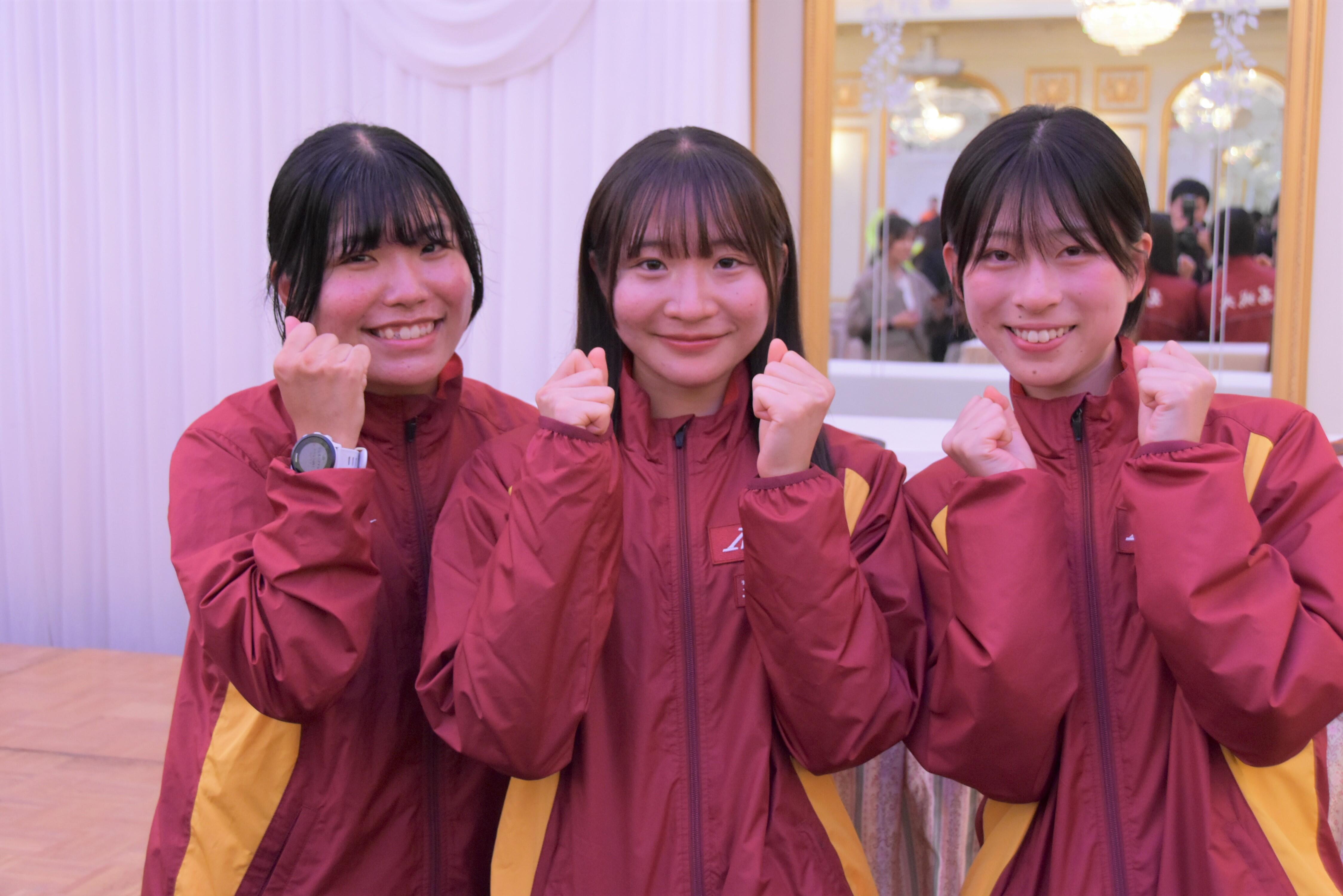 出走する4年生、左から石松選手、米澤選手、大河原選手