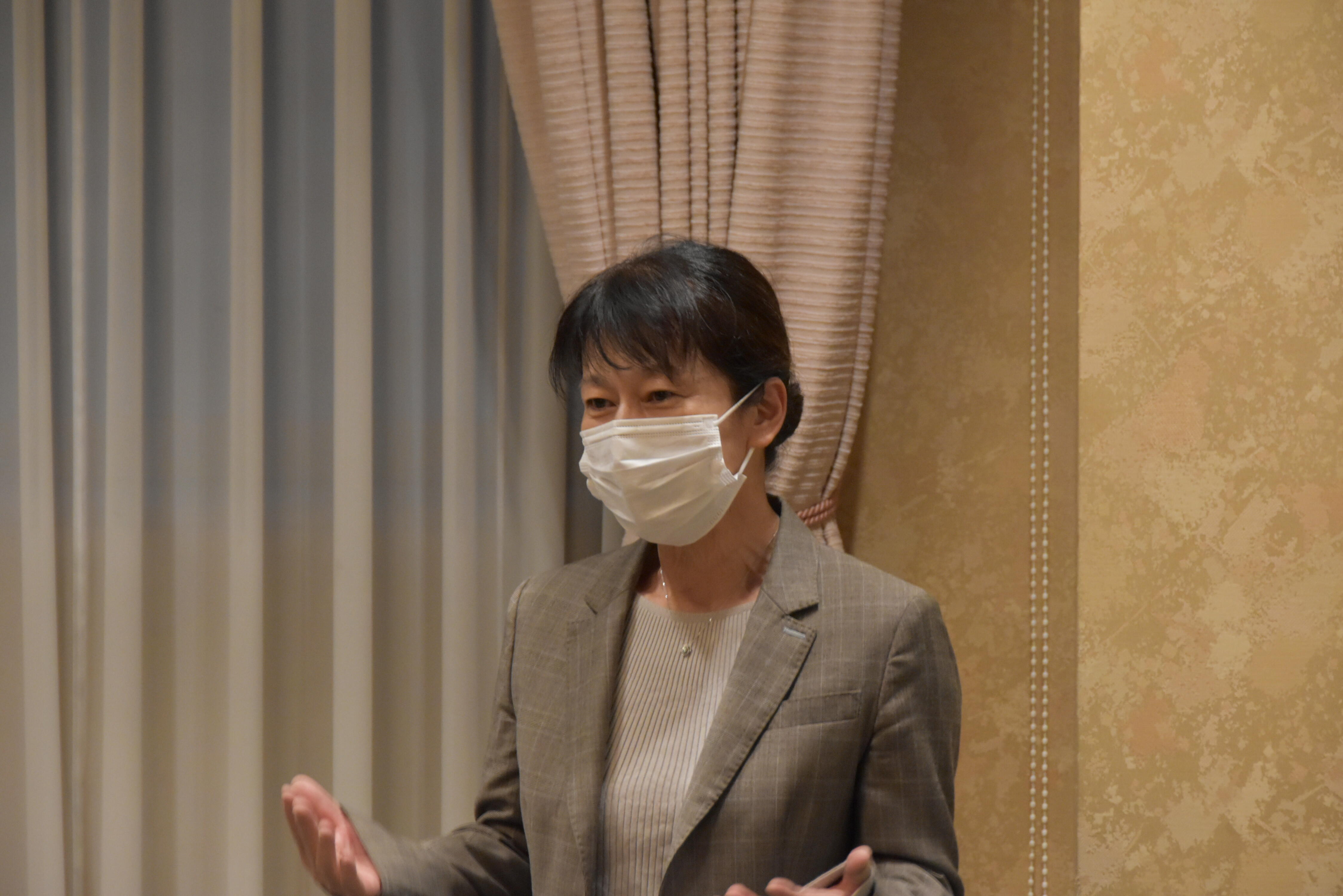 応援に駆け付けた学務センターの伊藤志のぶセンター長